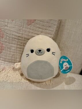 *NWT Squishmallows Lucille Cream & Gray Seal Plush - Soft Small Pet Toy, 8 inch